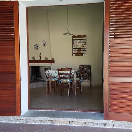 Vittorio House Indipendente Con Giardino A Dom wakacyjny
