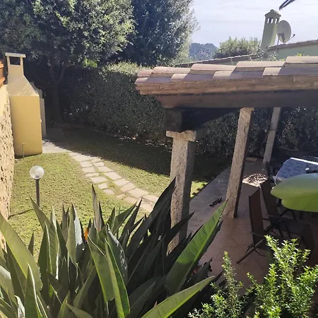 Dom wakacyjny Vittorio House Indipendente Con Giardino A