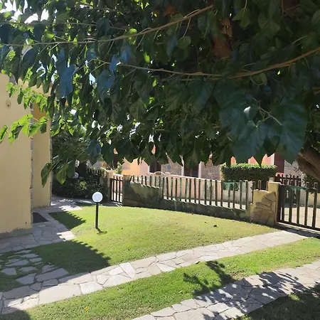 Vittorio House Indipendente Con Giardino A Villasimius