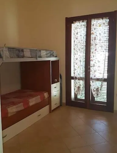 Vittorio House Indipendente Con Giardino A Nyaraló *