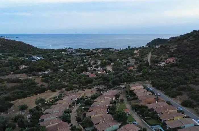 Vittorio House Indipendente Con Giardino A Nyaraló